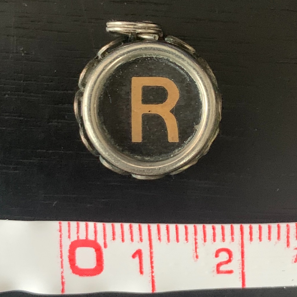 Retro antique typewriter key pendant - letter "R"